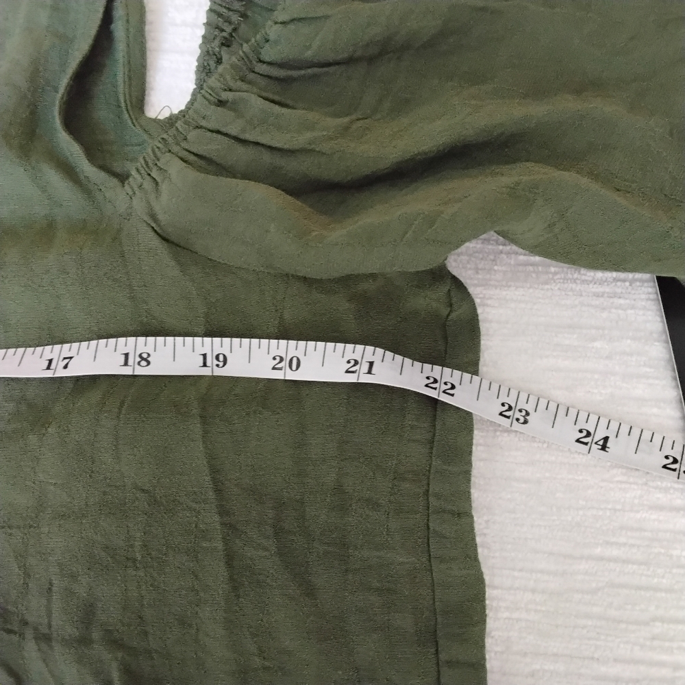 Doe & Rae Large Olive Green Puff Cold Shoulder Sleeve Blouse - Picture 8 of 10